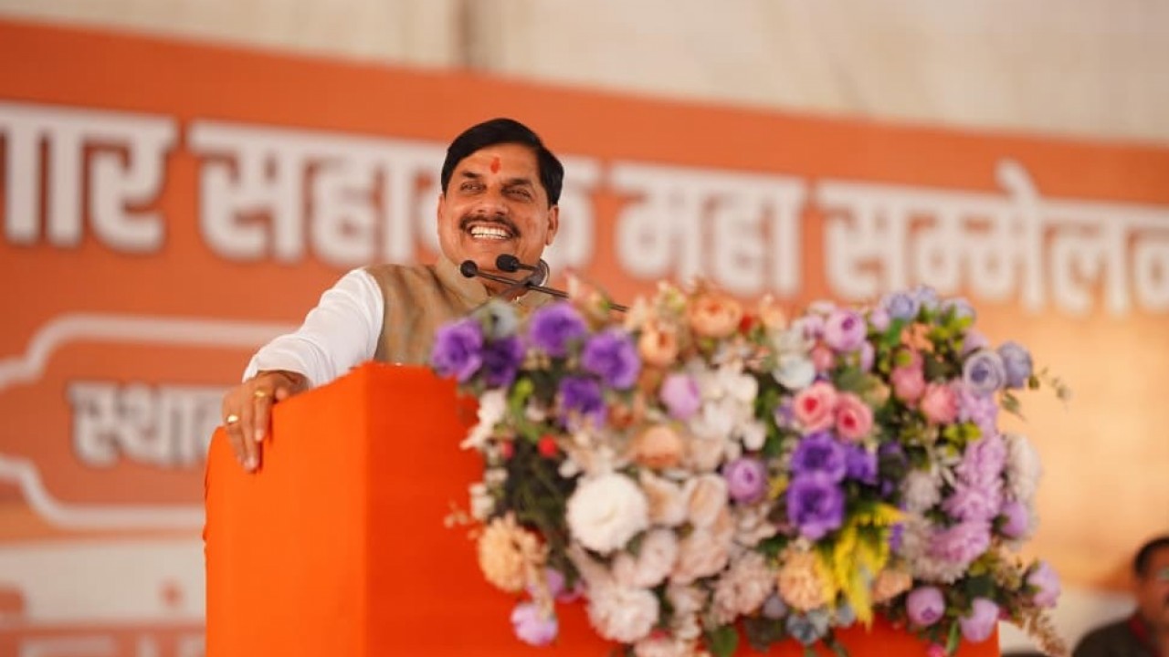 विकास की धुरी हैं रोजगार सहायक...
